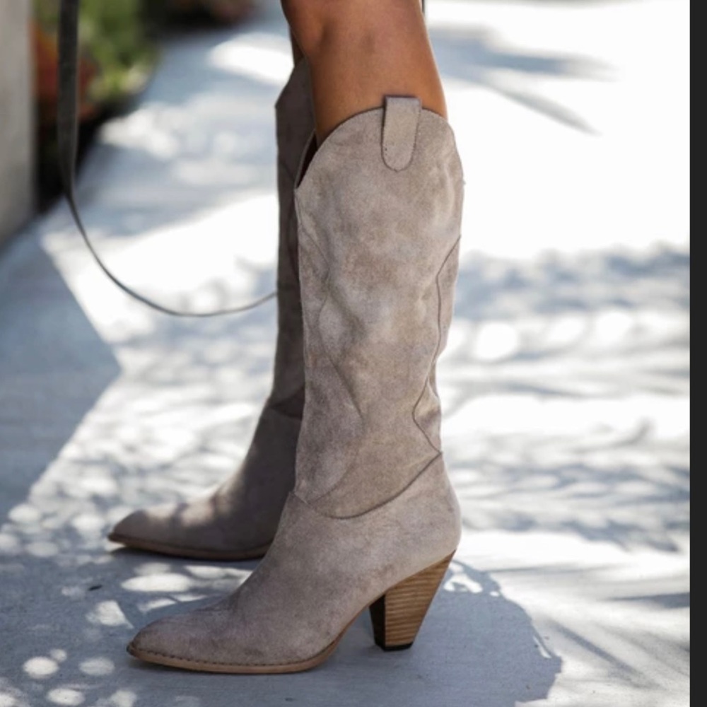 pre owned cowgirl boots from Vici